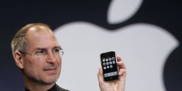 Dia histórico! Hoje faz 16 anos desde o 1º iPhone lançado por Steve Jobs | Pocket News #417