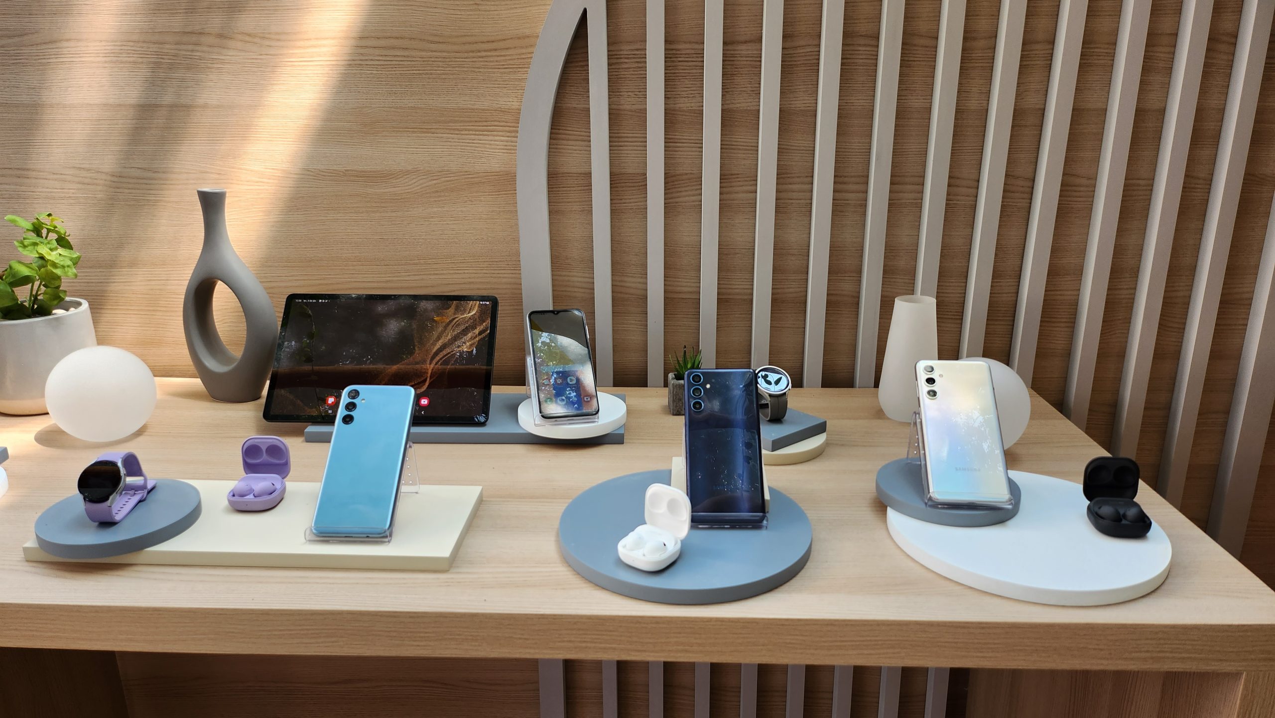 Galaxy M14 5G e M54 G desembarcam no Brasil