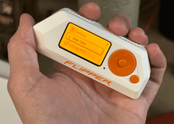 Brecha no iOS 17 possibilita ataques com dispositivo Flipper Zero | Pocket News #473