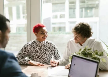 Top 5 profissões em alta com o avanço da IA em 2025